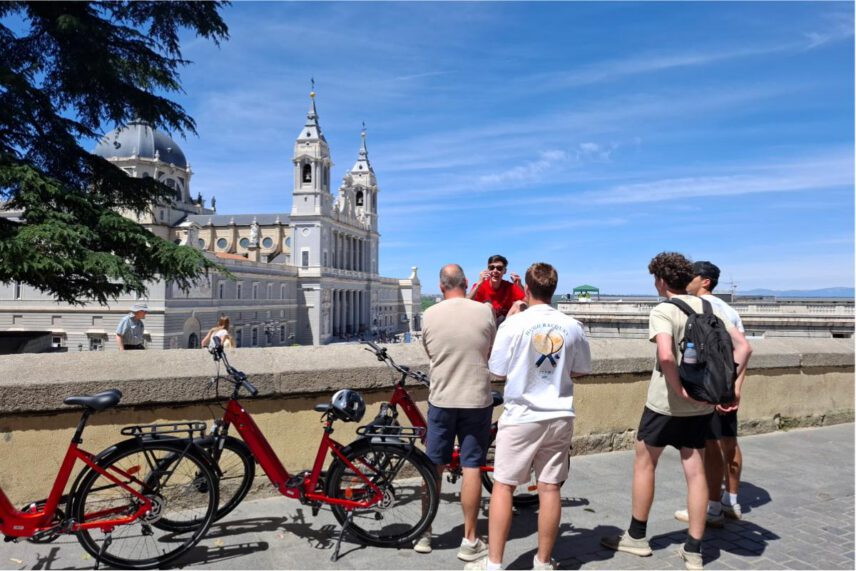 Monumental bike tour
